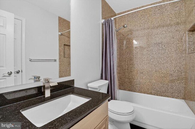 Building Photo - 1169 Regal Oak Dr