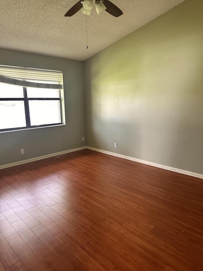 Building Photo - 1606 Congressional Way