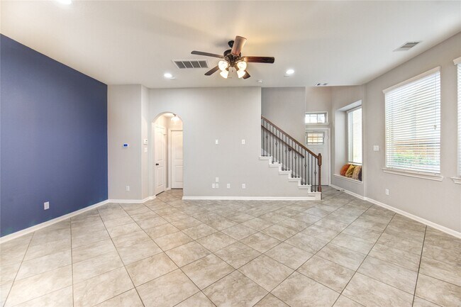 Building Photo - 12130 La Strada St