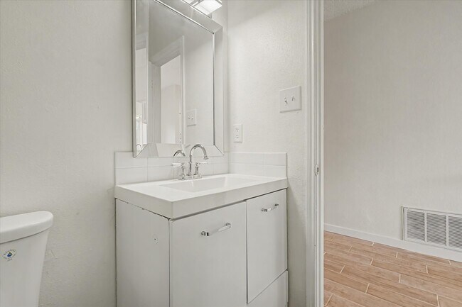 Building Photo - 12500 Brookglade Cir