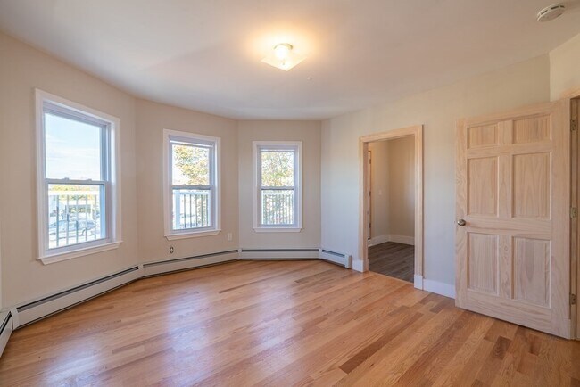 Primary Photo - 482 Broadway