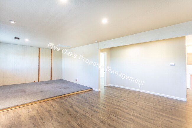 Building Photo - 2815 Stanford Ln