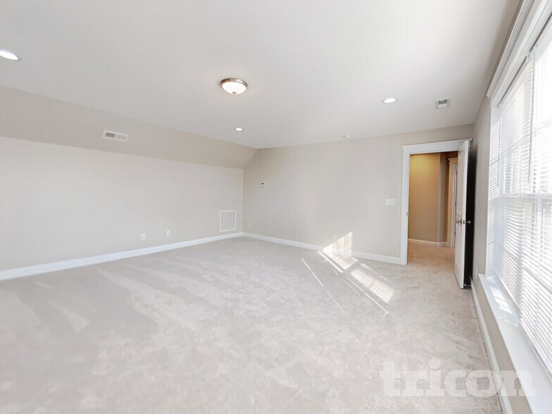 Building Photo - 150 E Morehouse Ave