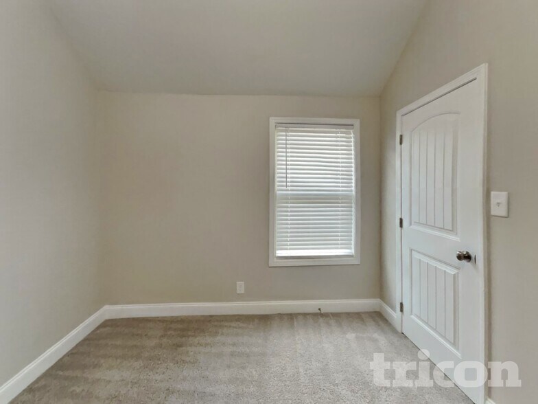 Building Photo - 1324 Black Oak Cir