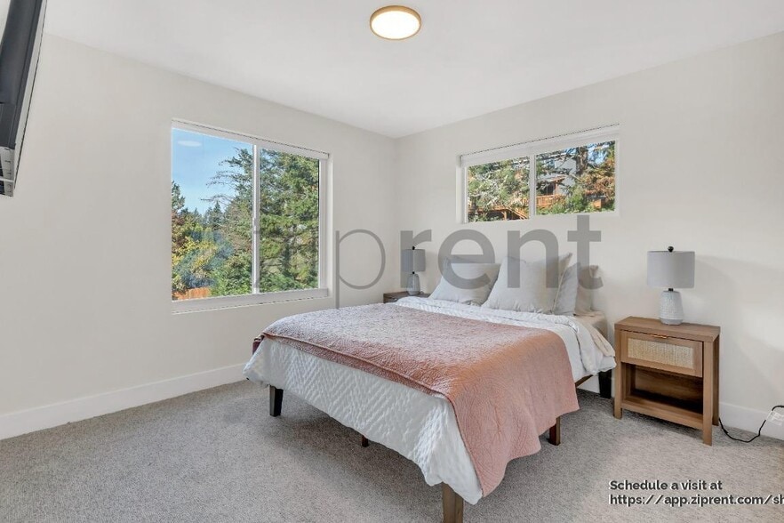 Building Photo - 15387 SE Hawthorne Mdws St