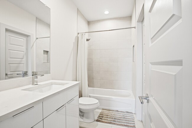 Building Photo - 4408 Santorini Ln