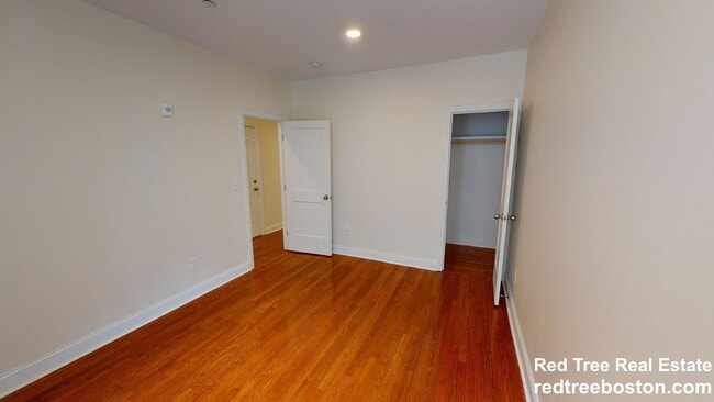 Building Photo - 123 Sutherland Rd