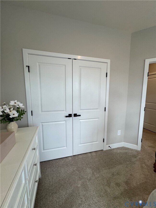 Building Photo - 8029 Lake Laurel Ln