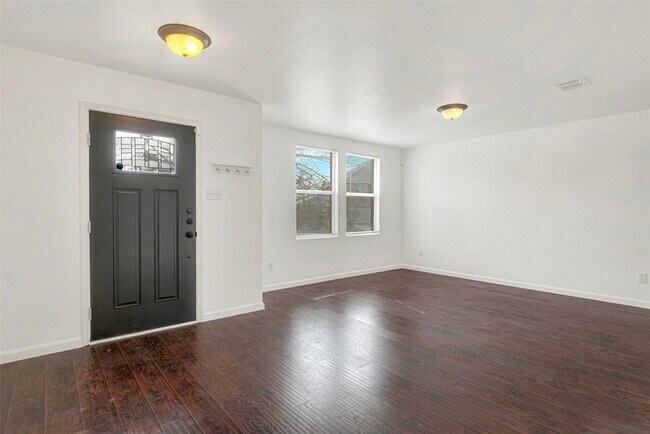 Building Photo - 10876 Rankin Dr