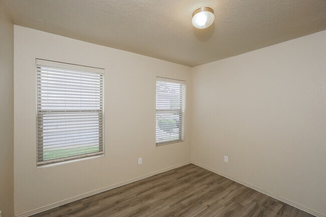Building Photo - 10719 Goose Way