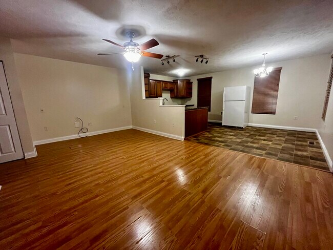 Building Photo - Smith Street