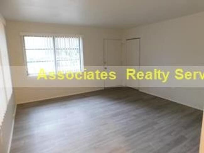 Building Photo - Adams &amp; Federici-911 &amp; 913