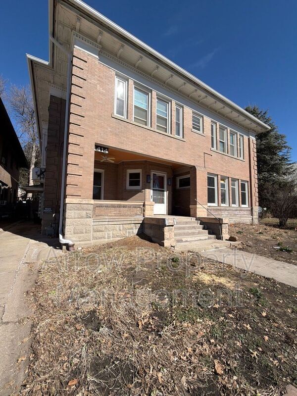 Building Photo - 1414 C St