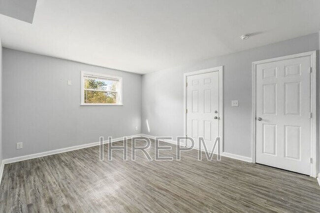 Building Photo - 264 Powell Cir