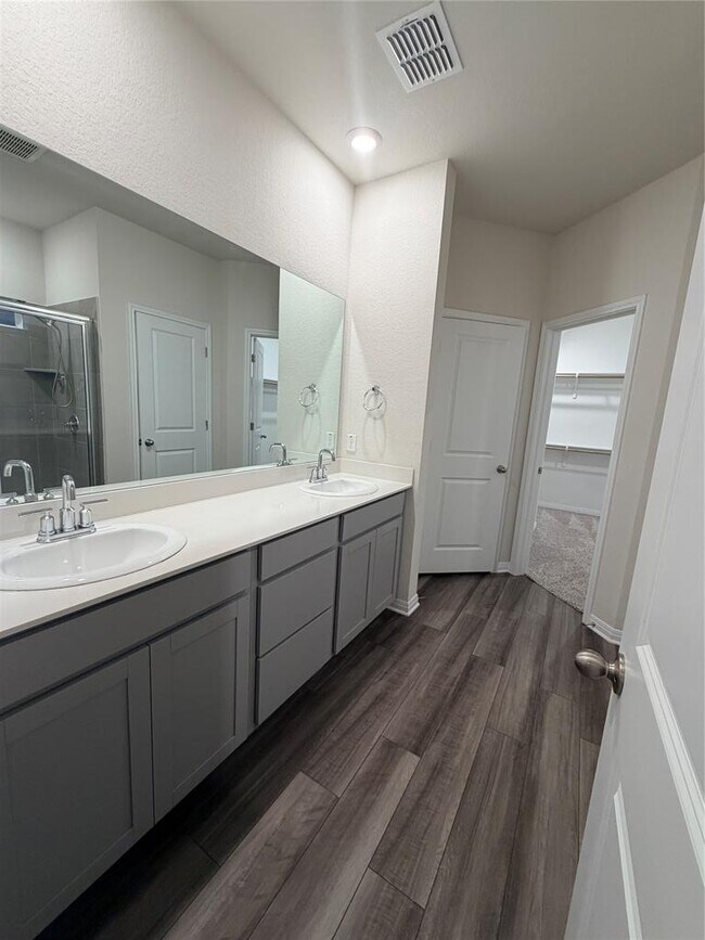 Building Photo - 1645 Settlers Glen Dr