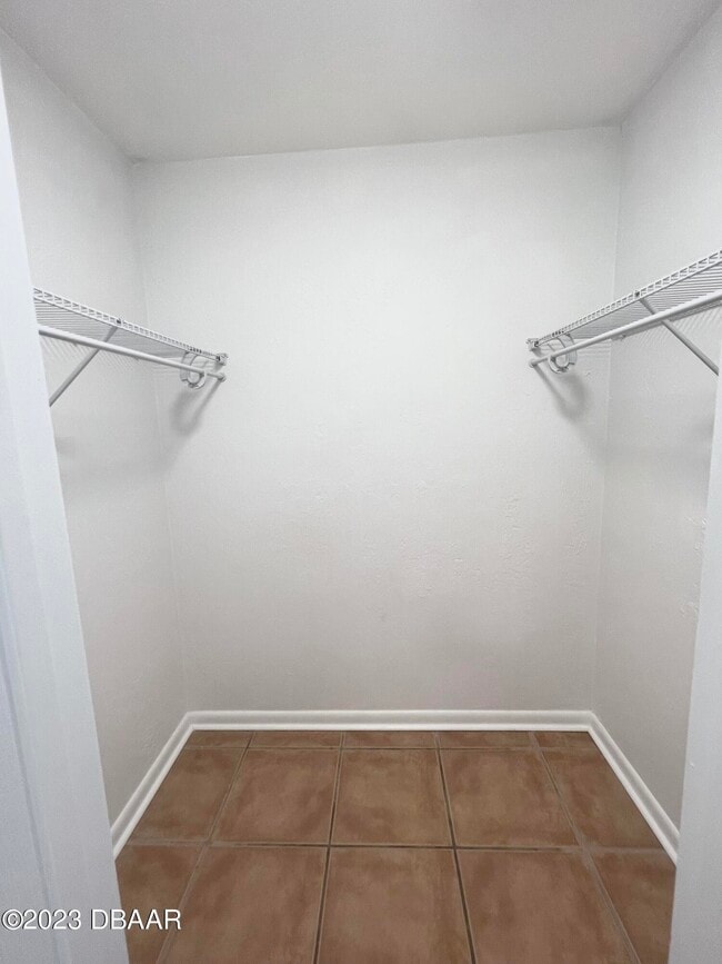 Building Photo - 9 Lakewood Park