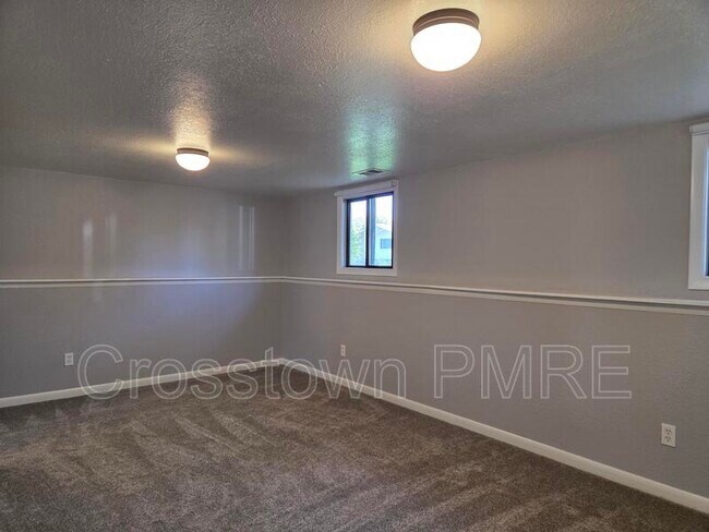 Building Photo - 4973 W 8th Street Rd