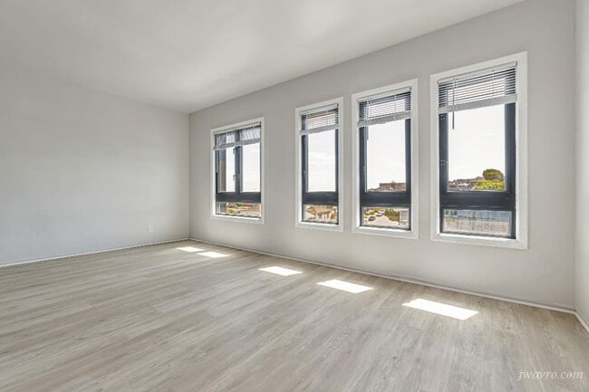 Building Photo - 80 Terra Vista Ave