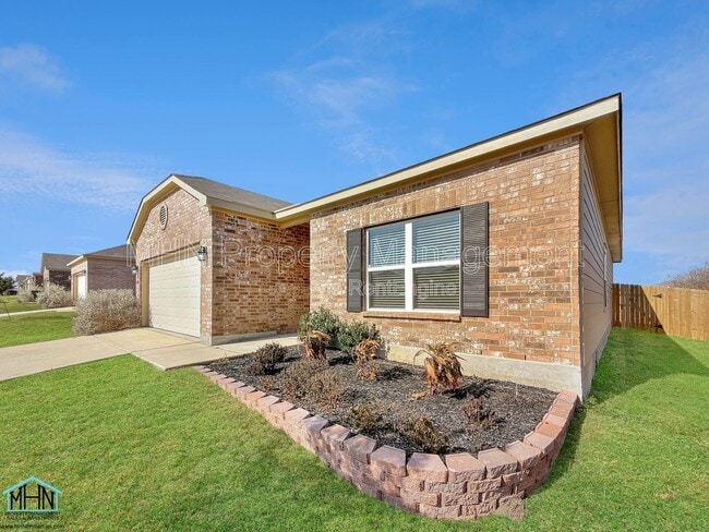 Building Photo - 1200 Legend Pass