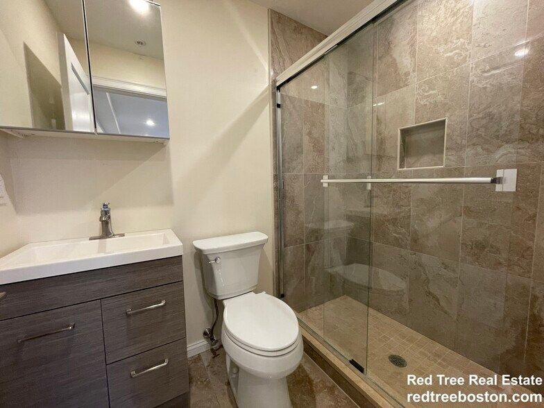 Building Photo - 1028a Commonwealth Ave