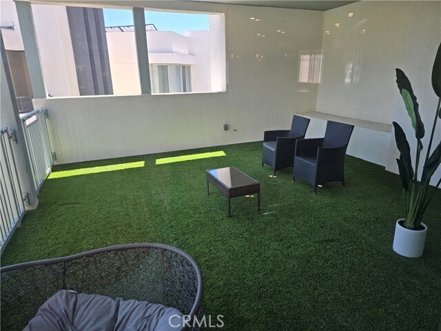 Building Photo - 128 Catalyst