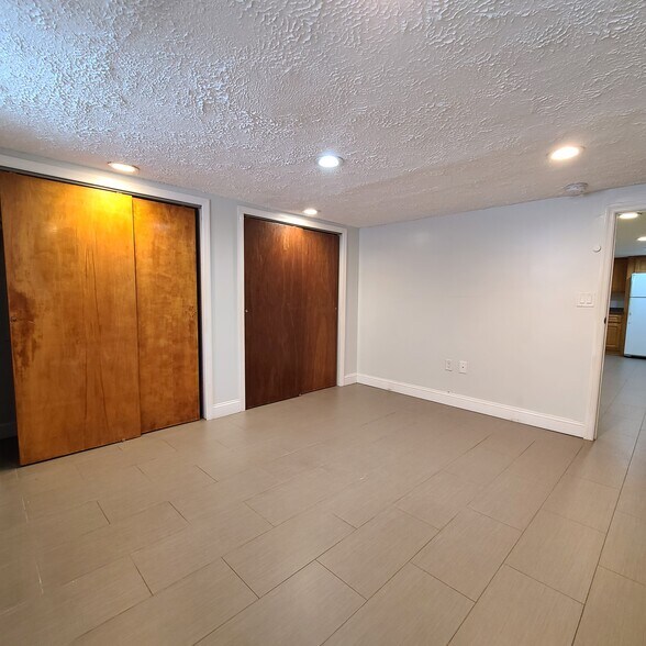 Building Photo - 242 46th St