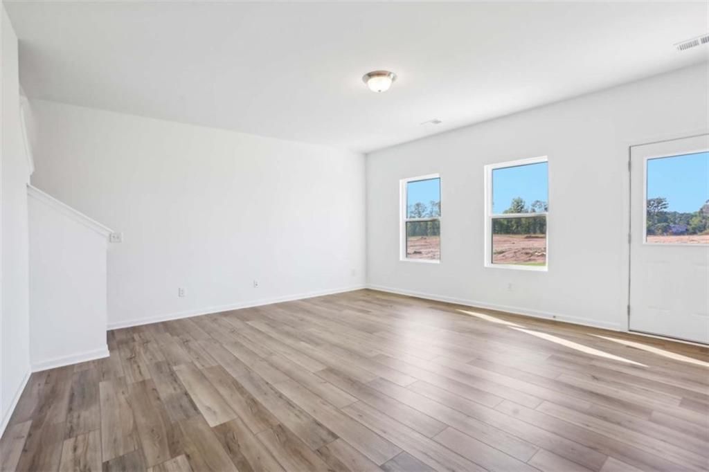 Building Photo - 2165 Boxwood Cir