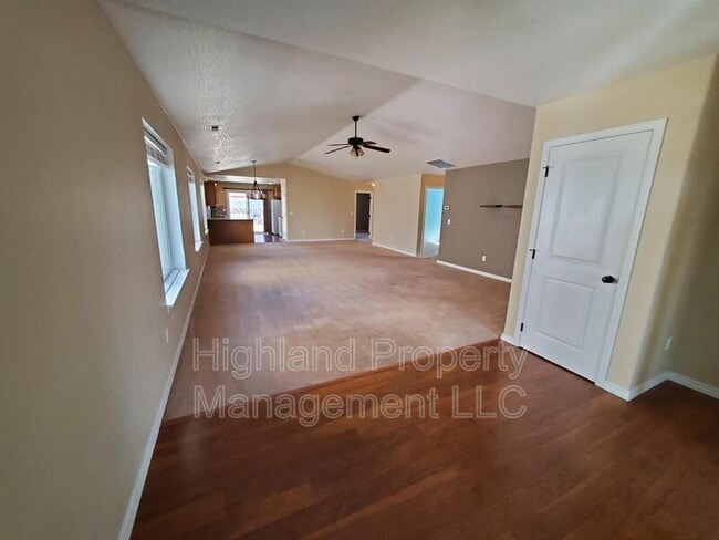 Building Photo - 1425 Lost Trail Dr