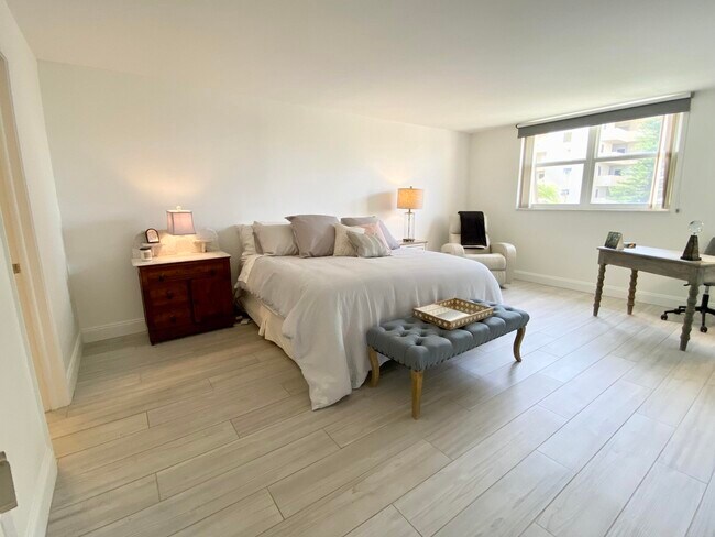 Building Photo - 3575 S Ocean Blvd