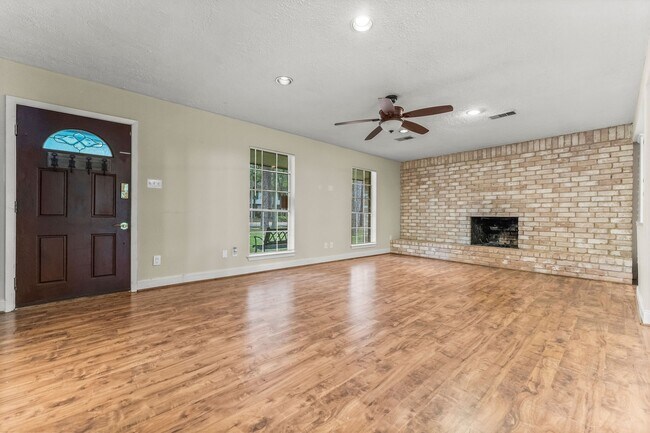 Building Photo - 2015 E Lacey Oak Cir