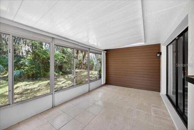 Building Photo - 8 Blare Dr