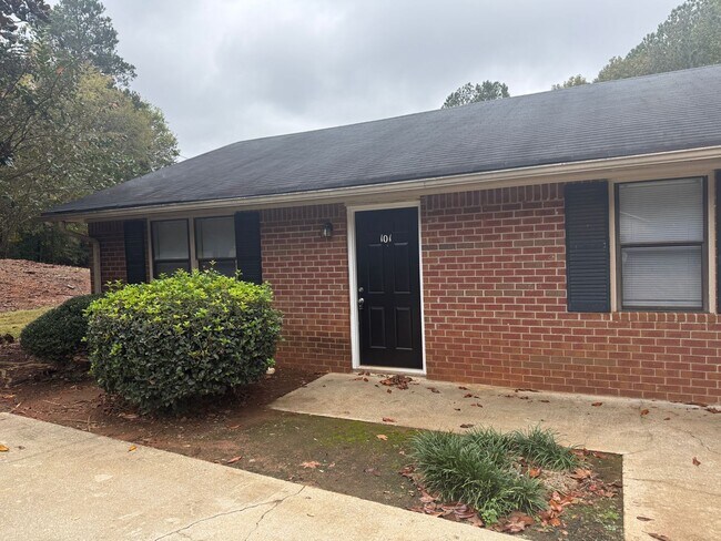 Building Photo - 101/103 Cooper Springs Ct