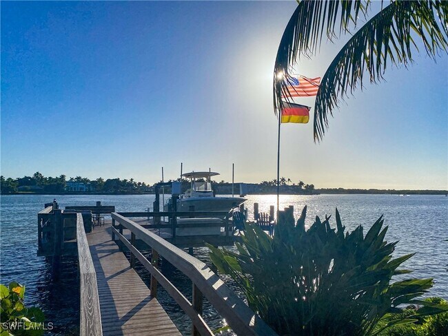 Building Photo - 883 Galleon Dr