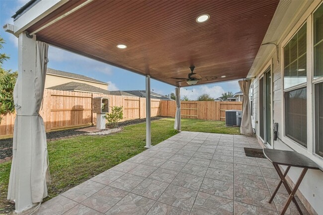 Building Photo - 7718 Shavano Ln