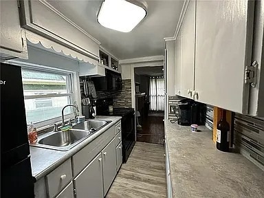 Building Photo - 5 Drumore Cres