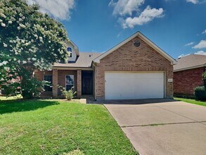 Building Photo - Cozy Home in Summer Creek Ranch! This is a...