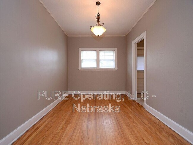 Building Photo - 406 N 49th St