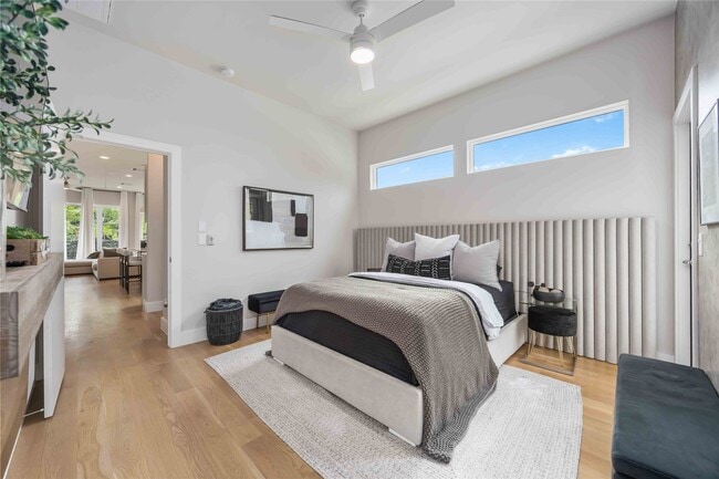 Building Photo - 5310 Suez St