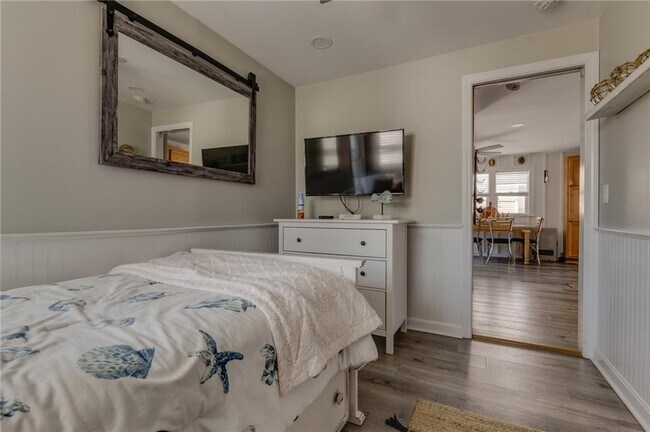 Building Photo - 20 Lane 2