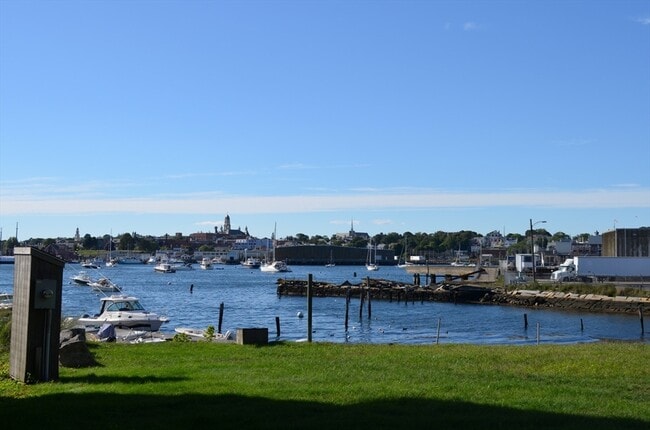 Building Photo - 5 Pirates Ln