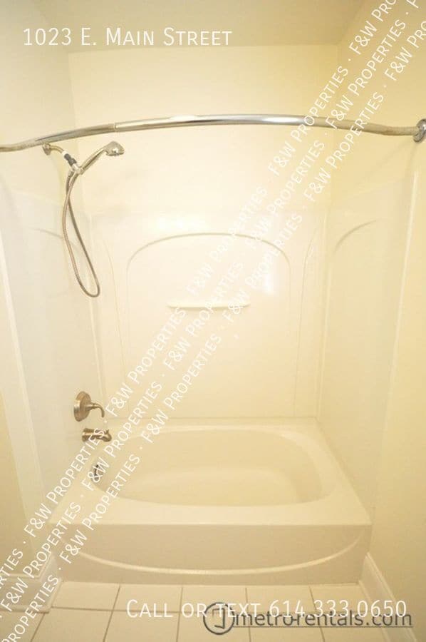 Building Photo - 1023 E Main St