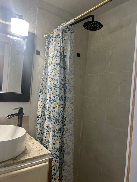 Building Photo - 4917 Onion Rd