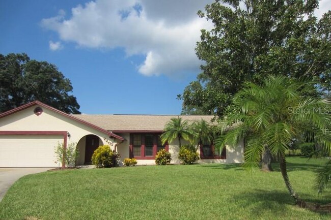 Building Photo - 2200 Oakview Cir