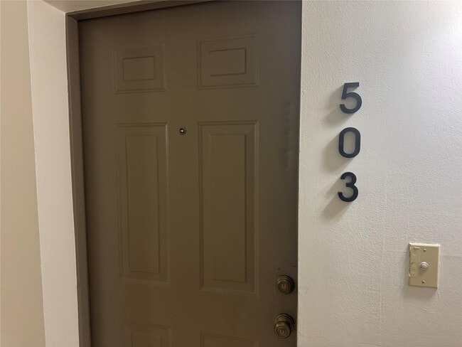 Building Photo - 701 NW 19th St