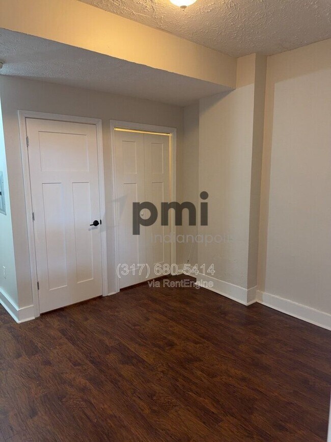 Building Photo - 1 W 28th St