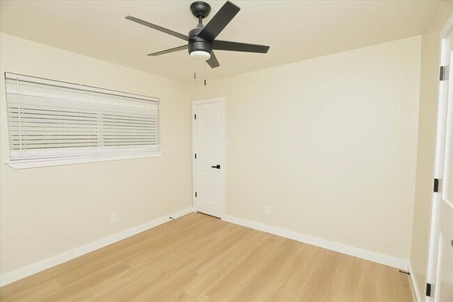 Building Photo - 5203 Mossgrey Ln