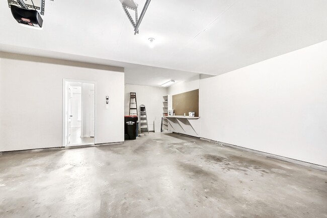 Building Photo - 21823 Mystic Point Ct