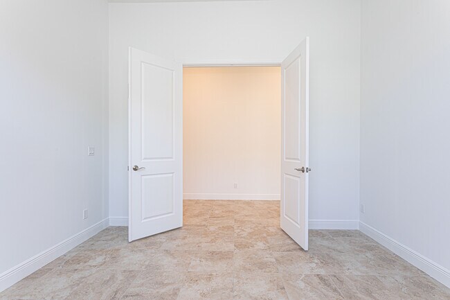Building Photo - 9155 SW Esule Way