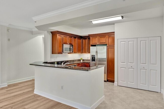 Building Photo - 1405 Renaissance Way