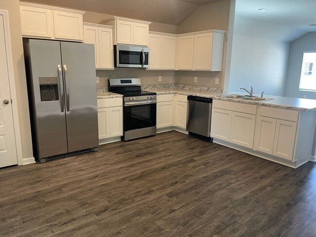 Building Photo - Stunning 3-Bedroom Ranch Home in Kendall Trails – New Construction